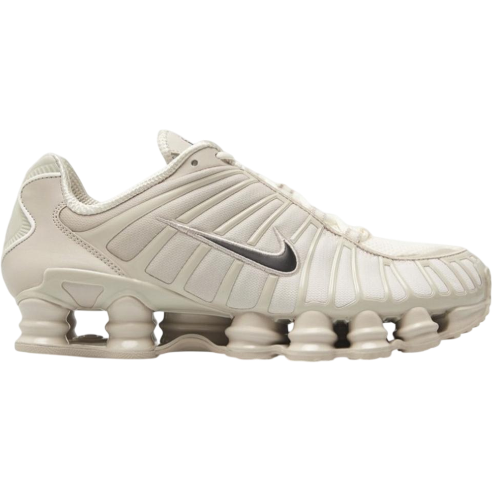 Nike Shox TL Cream Sail hos Wear The Hype