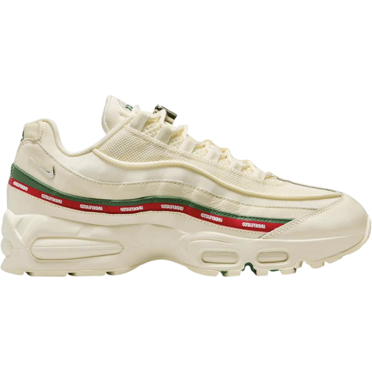 Nike Air Max 95 SP Undefeated Sail hos Wear The Hype