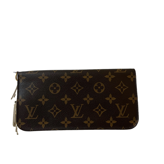 Louis Vuitton Women Monogram Clutch